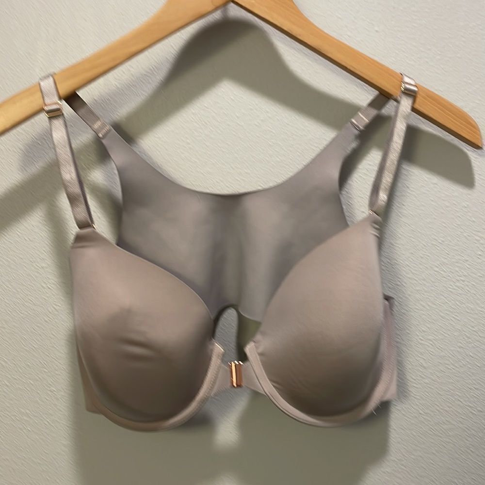 Soma Vanishing 360 Perfect Coverage woman’s gray bra - Picture 2 of 6